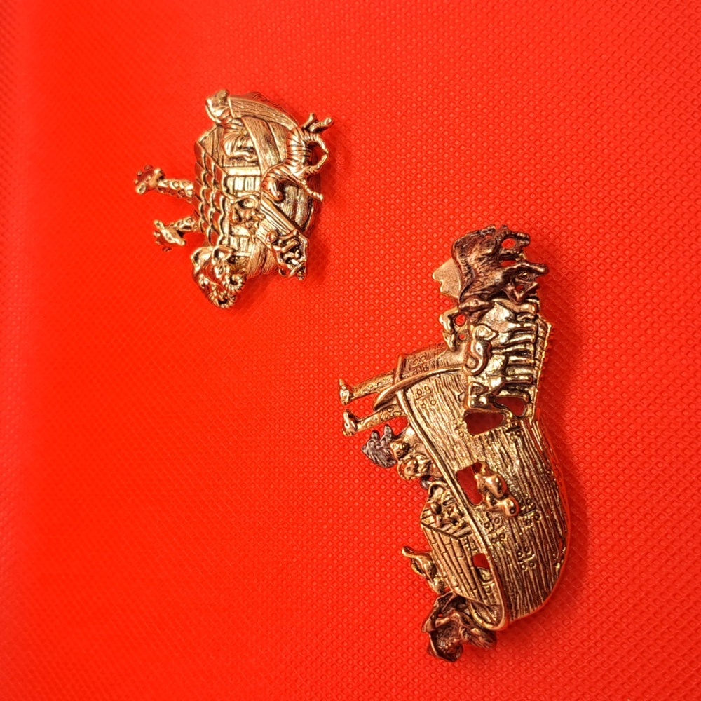 Vintage Noahs Ark Brooch Pin Gold Tone 2pcs Bundle